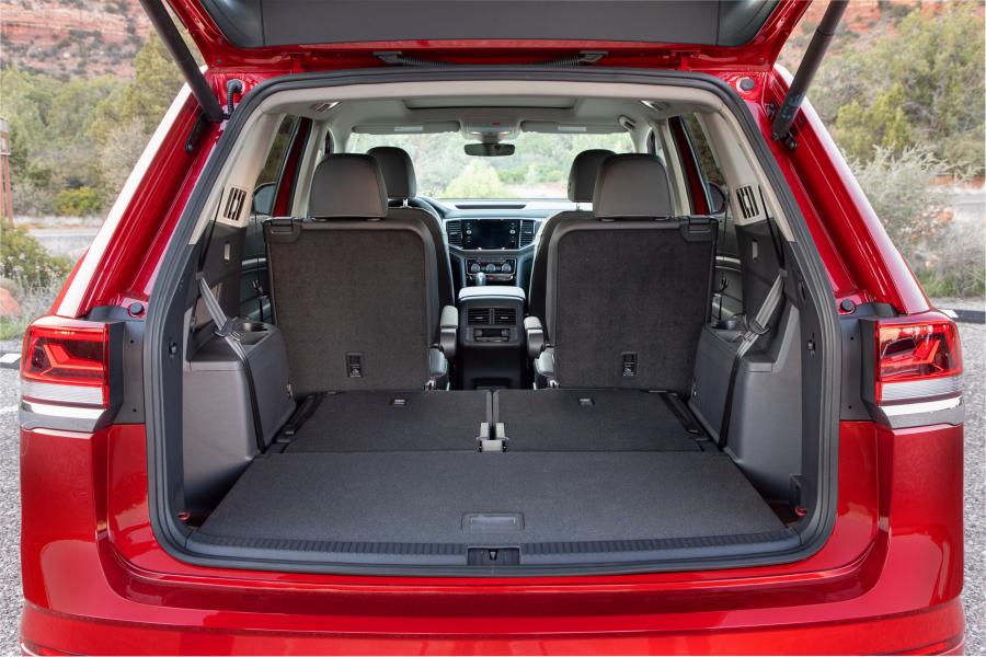 Багажник Volkswagen Atlas SEL V6 Premium 4Motion R-Line 2020 года  (фото 23 из 30)